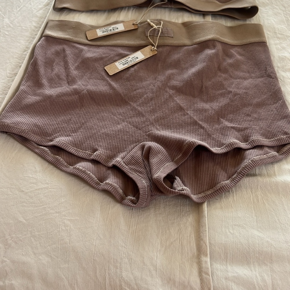Skims Cotton Plunge Bralette & Cotton Rib Boy Shorts - Picture 3 of 6